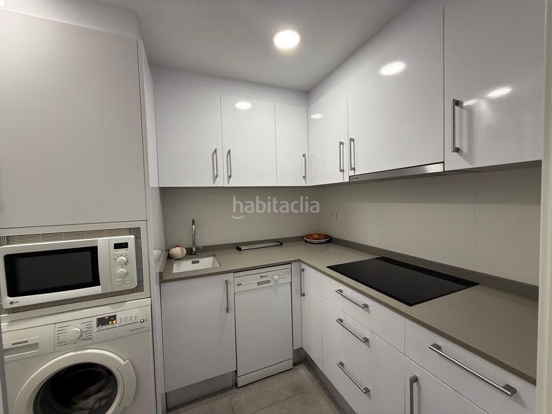 Foto 6aa9eb6d-4b37-4f21-bbed-ace450075c3b. Pis amb piscina a Levante Alto Benidorm