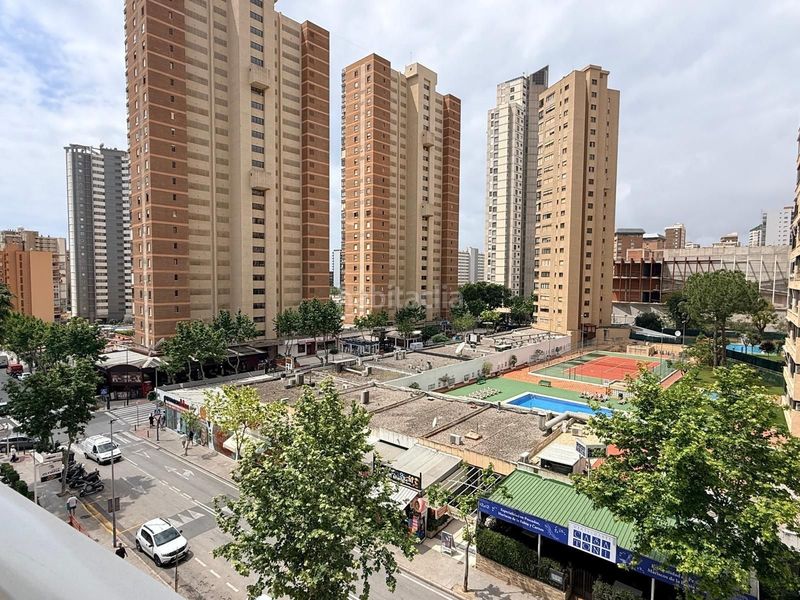 Foto 429ee38c-4cf5-493c-88cb-c45ec88f32e9. Pis a avenida de cuenca a Levante Alto Benidorm