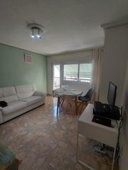 Etagenwohnung in Calle de la palma 28. Se vende estupendo apartamento en benidorm, ubicado a solo 200 m