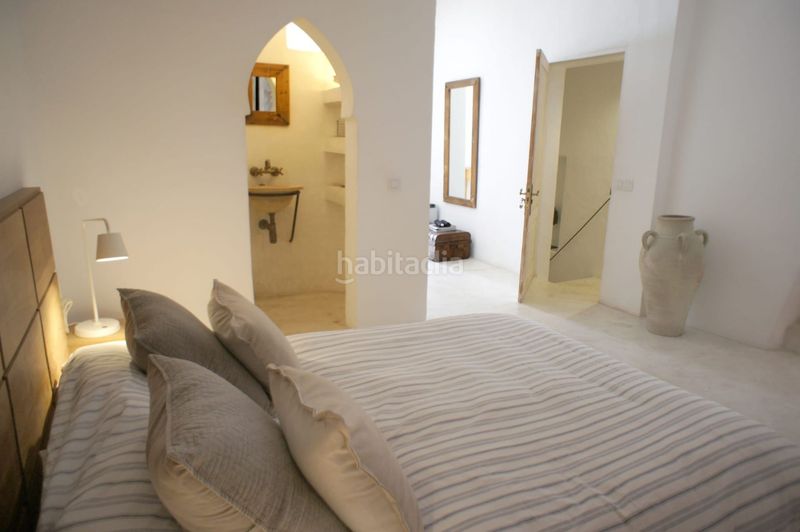 Foto 4d441f6b-47a8-4874-ae08-3170f6018c88. Tríplex a carrer de la mare de déu a Dalt Vila-La Marina Ibiza