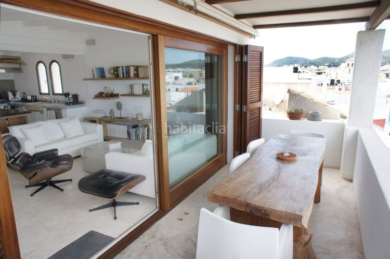 Foto b18dcec4-1516-4ce1-a1da-6e2b63580ce7. Tríplex a carrer de la mare de déu a Dalt Vila-La Marina Ibiza