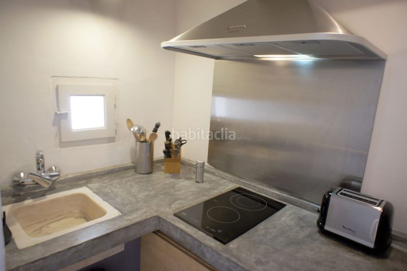 Foto ed6fca1c-f342-4fb0-a221-75ba441ddde1. Tríplex a carrer de la mare de déu a Dalt Vila-La Marina Ibiza