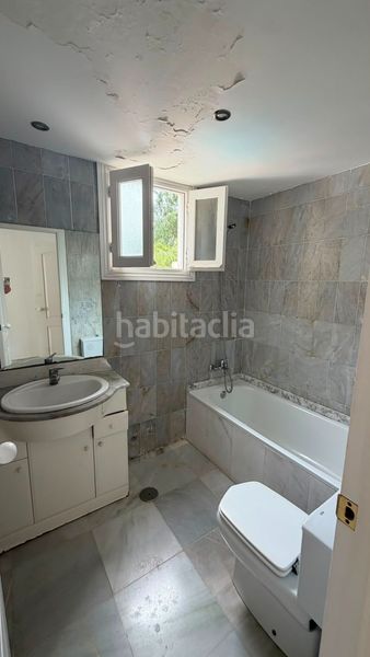 Foto 1f77b18e-6db9-44b1-ba28-8ba8c1b9d7c1. Pis a avenida 8 d'agost 9 a Marina Botafoc-Talamanca Ibiza
