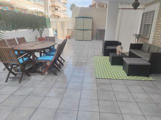 Flat in Calle de Josep Riquer Llobet 8