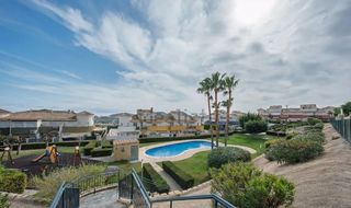 Casa adossada a Avinguda de la  Costa Blanca
