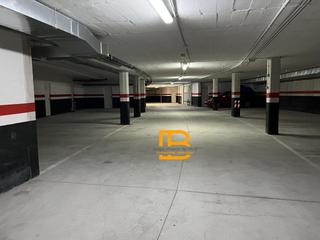 Parking voiture à Voto. Garaje en venta en bádames.