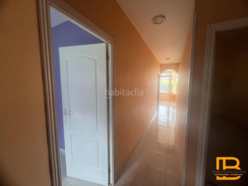 Foto 0dca7875-fc07-4606-addc-8d997e536807. Location local commercial dans Voto