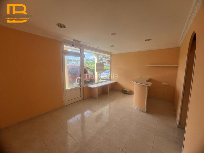 Foto 5d0786d8-7de7-450e-9e39-4a6d39b08cdc. Location local commercial dans Voto