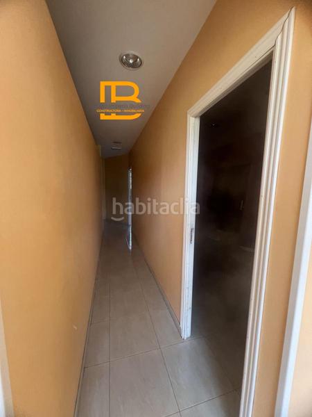 Foto eb01cb90-e818-4c67-a57a-07c35465b5ee. Location local commercial dans Voto