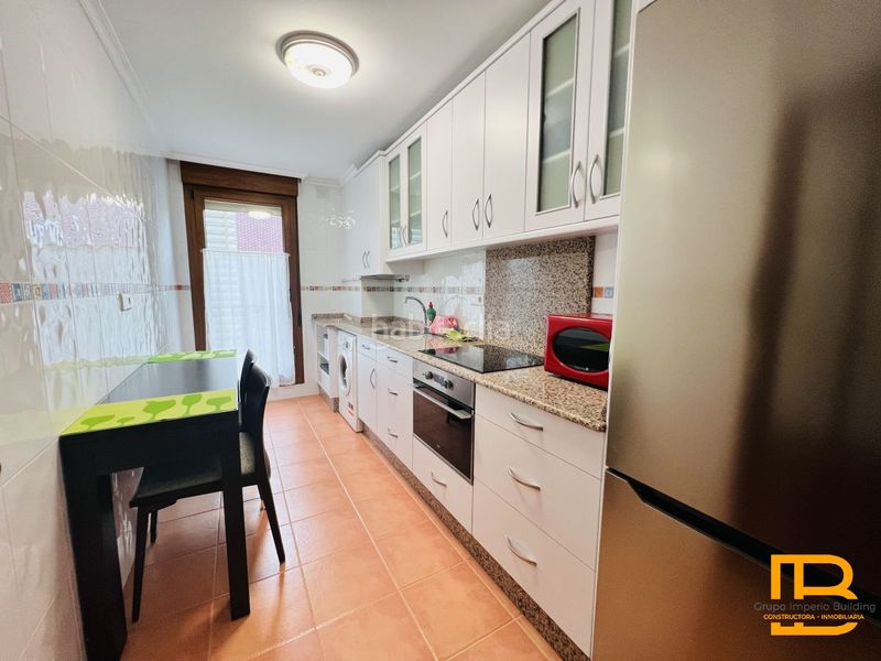 Foto f0884fdf-3775-4dc7-b6b9-b150cde990a9. Lloguer pis amb calefacció aparcament piscina a Voto