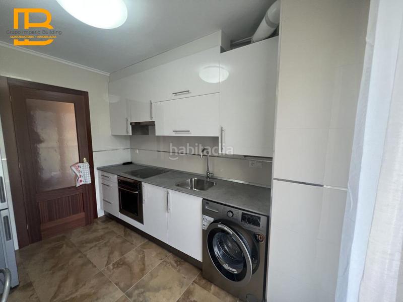 Foto 3475ee92-7685-4008-8d6b-dd2ea000518c. Rent flat with heating parking in Voto