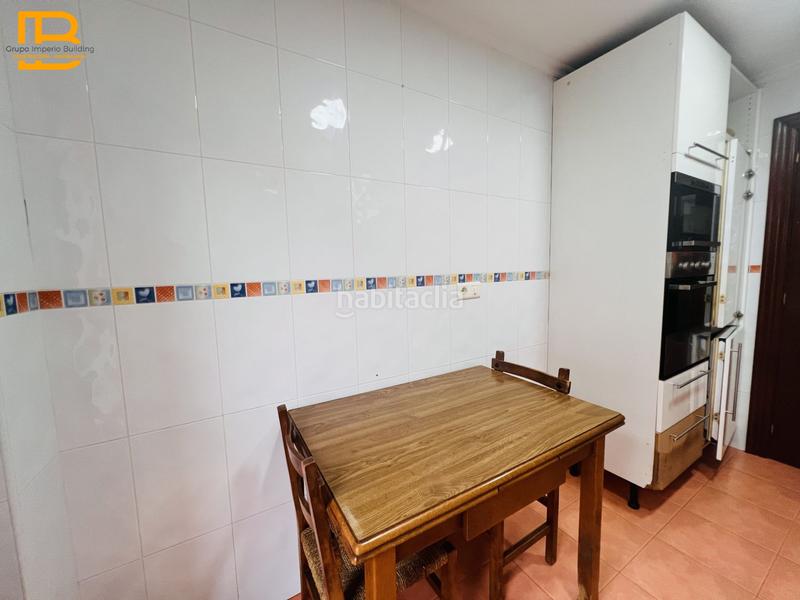 Foto fab59b12-20b0-45c2-8c65-36f6c20e49ac. Rent flat with heating parking in Voto