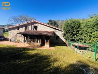 Maison à Voto. Casa en venta en voto, 3 dormitorios.