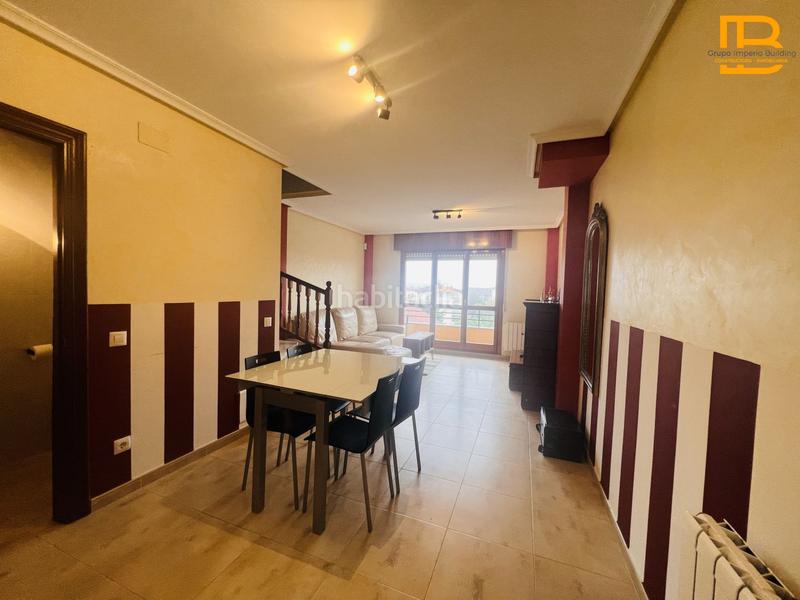 Foto fb85710e-80fb-4793-8852-c22f0f1bbd96. Duplex avec chauffage parking dans Voto