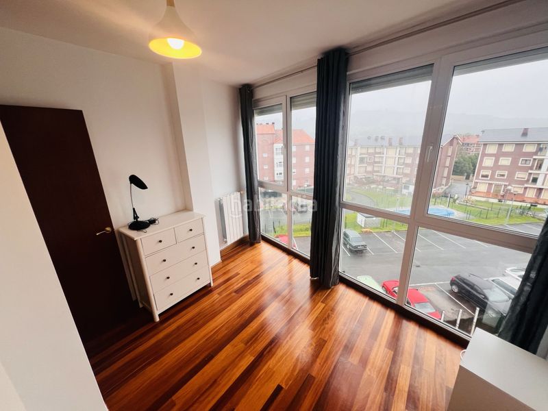 Foto e047ff52-fb3a-4d12-873a-4051925f92af. Pis amb calefacció aparcament a Voto