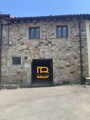 Casa a Bárcena de Cicero. Casa en venta en voto.