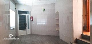 Local Comercial  Saliente. Oportunidad de local en esquina!