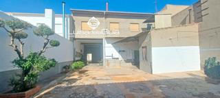 Casa  Maestro manzanares. Oportunidad única! casa espaciosa y bien ubicada que puede conve