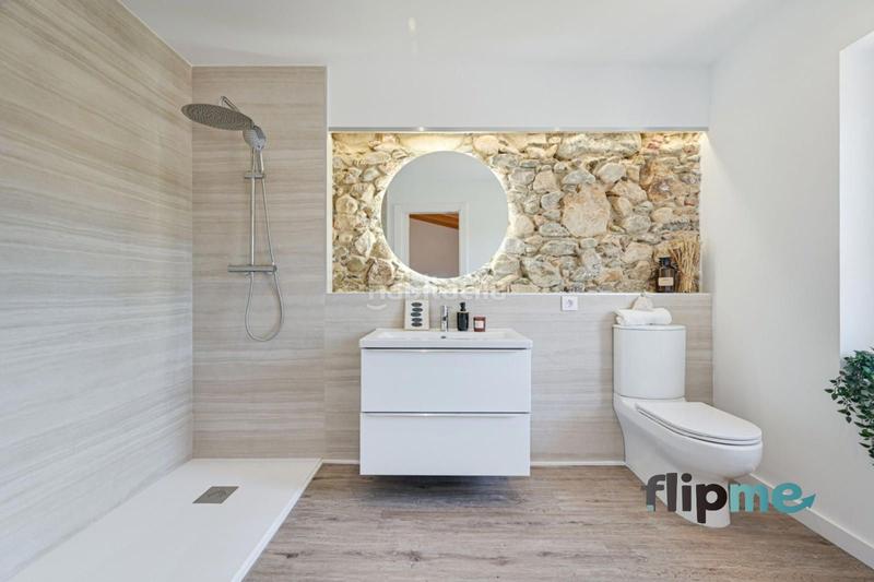 Foto f9beebd1-0243-4dd3-b1ef-a1324dbceca6. Casa adosada una casa de pueblo con 4 dormitorios y 3 baños a estrenar en el centro . en Calonge