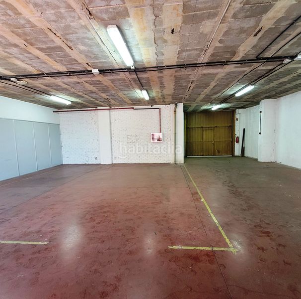 Foto 2a8654b7-fe41-4280-98db-ea215d480816. Alquiler local comercial local de 844 m² de uso mixto oficinas-almacén-industrial en Las Tablas en Madrid