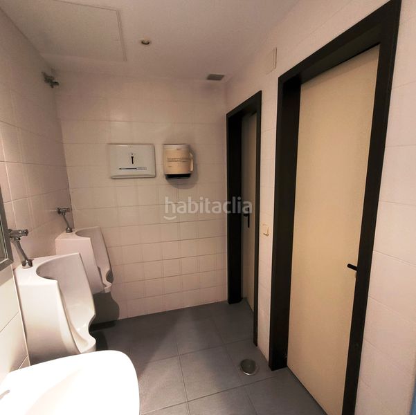 Foto 582fa0bd-c170-4a21-a6e0-0cc23206072c. Alquiler local comercial local de 844 m² de uso mixto oficinas-almacén-industrial en Las Tablas en Madrid