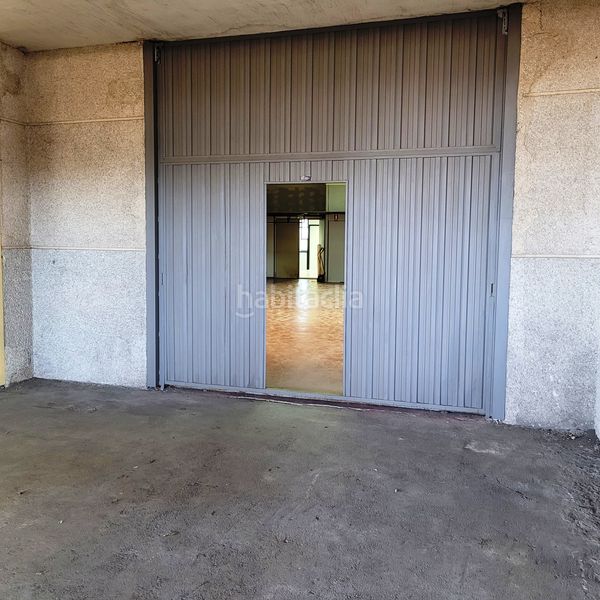 Foto 6b57c8f2-ec29-4934-9674-b563681df838. Alquiler local comercial local de 844 m² de uso mixto oficinas-almacén-industrial en Las Tablas en Madrid