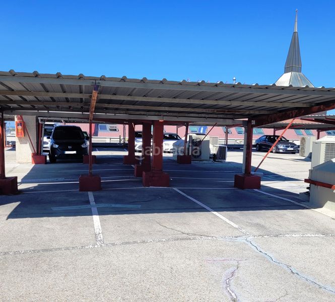 Foto 6ca1114f-57bb-4199-81cf-36757c3da6e6. Alquiler local comercial local de 844 m² de uso mixto oficinas-almacén-industrial en Las Tablas en Madrid