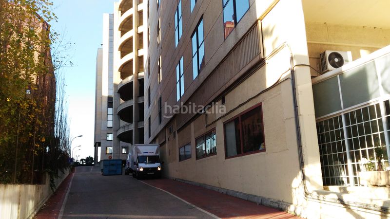 Foto 741ed7ea-a14d-4843-b4fd-c6f003932cc1. Alquiler local comercial local de 844 m² de uso mixto oficinas-almacén-industrial en Las Tablas en Madrid