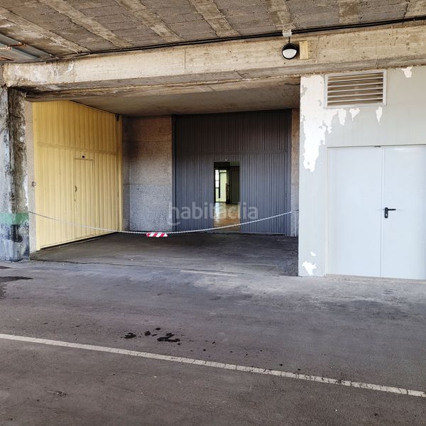 Foto a44478f7-df91-44a0-835d-b7a4c9ad3975. Alquiler local comercial local de 844 m² de uso mixto oficinas-almacén-industrial en Las Tablas en Madrid