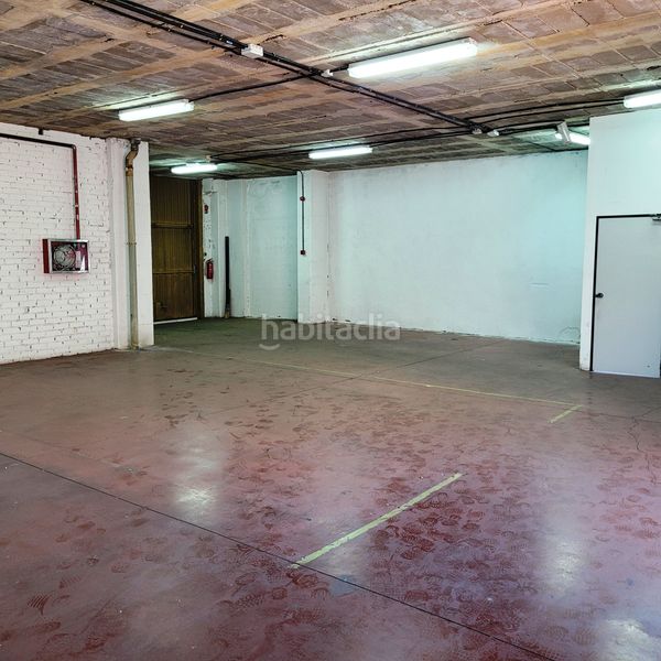 Foto dbcd484e-7d38-44ea-89a8-ee0d66961308. Alquiler local comercial local de 844 m² de uso mixto oficinas-almacén-industrial en Las Tablas en Madrid