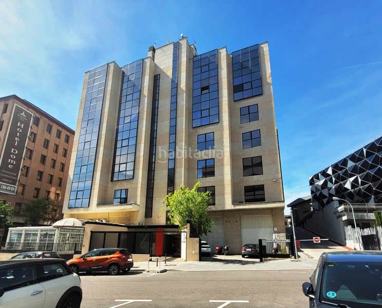 Foto ff507130-3555-4e1b-9db1-4af37f1be7ca. Alquiler local comercial local de 844 m² de uso mixto oficinas-almacén-industrial en Las Tablas en Madrid