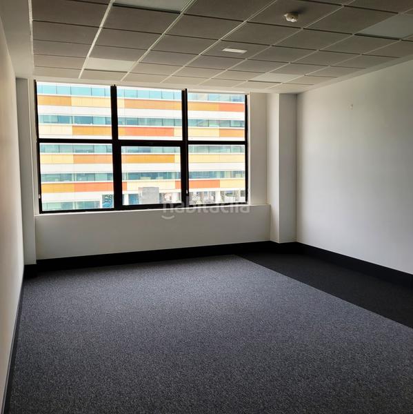 Foto 32385534-c897-409b-afc2-23fa98cdca93. Ufficio in calle de maría tubau 8 in Las Tablas Madrid