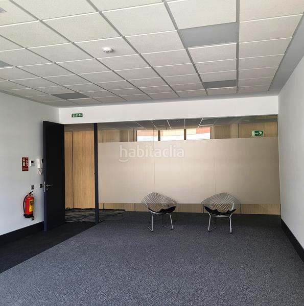 Foto 6561a9ab-b5f1-4180-a517-f5d0ce069184. Ufficio in calle de maría tubau 8 in Las Tablas Madrid