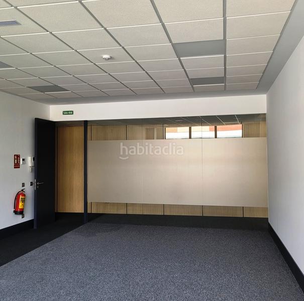 Foto 6a13e055-cc92-4553-9f1d-ef59157b1dea. Ufficio in calle de maría tubau 8 in Las Tablas Madrid