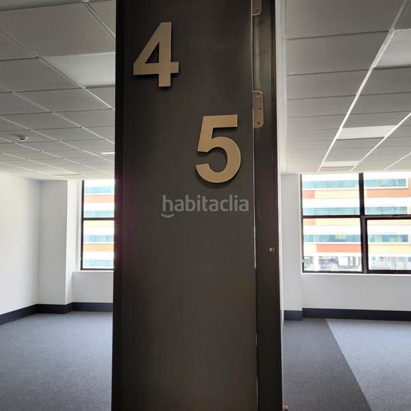 Foto bc6ef293-4f72-4b70-ae01-aa9662b71160. Ufficio in calle de maría tubau 8 in Las Tablas Madrid