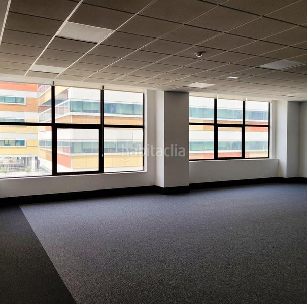 Foto d85c92bd-1f3d-4e3c-ba33-1c4228cdc47c. Ufficio in calle de maría tubau 8 in Las Tablas Madrid