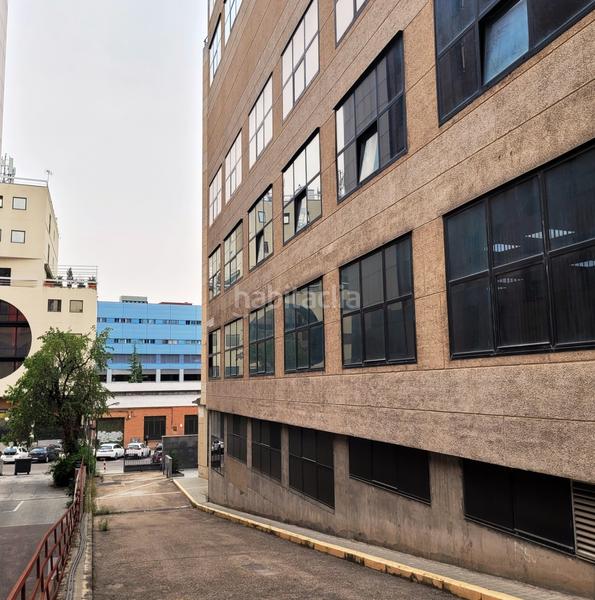 Foto dd8f8611-f2bc-48b2-a8eb-5163d9703fdf. Ufficio in calle de maría tubau 8 in Las Tablas Madrid