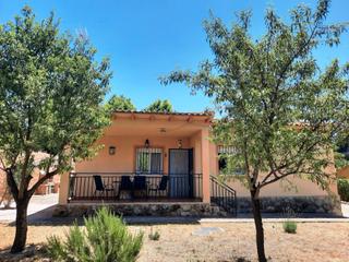 Xalet  Calle pino. Casa de campo con jardín y piscina a 50 minutos de madrid