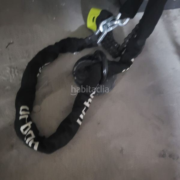 Foto 35b04b05-e740-4b2e-b0de-50e4d0200aef. Aparcament de moto a Ventas Madrid