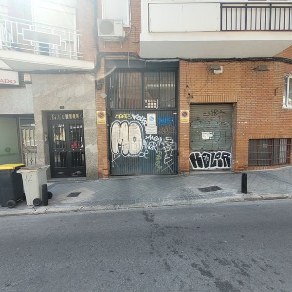 Foto 4f97cf19-04d7-4d95-8db0-173e04047231. Aparcament de moto a Ventas Madrid