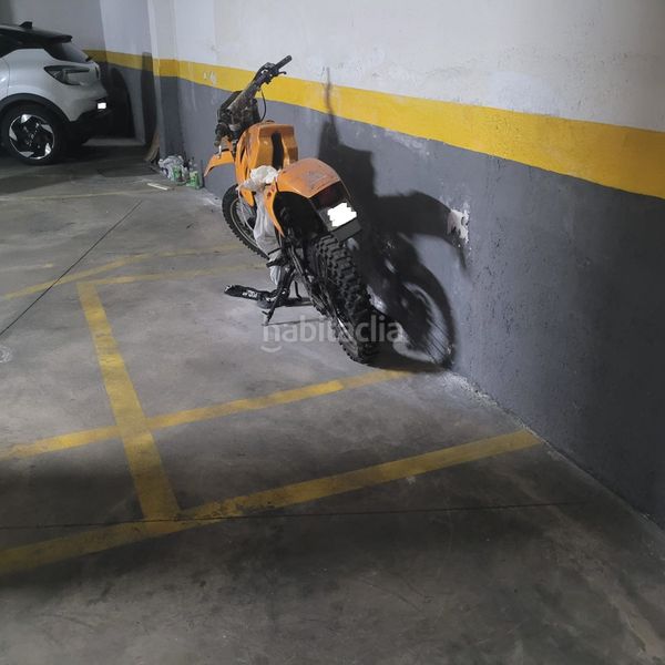 Foto 817950a3-09a9-4f0c-ab65-6f5e651ae6df. Aparcament de moto a Ventas Madrid