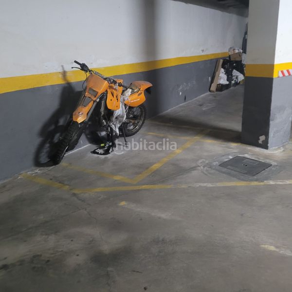 Foto a14296d8-0117-43e9-8661-9dbff0f00dd1. Aparcament de moto a Ventas Madrid