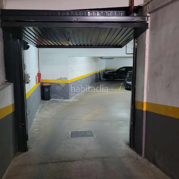 Foto b00e0f2d-8bd1-4f9f-84f7-3f01927f1f8d. Aparcament de moto a Ventas Madrid