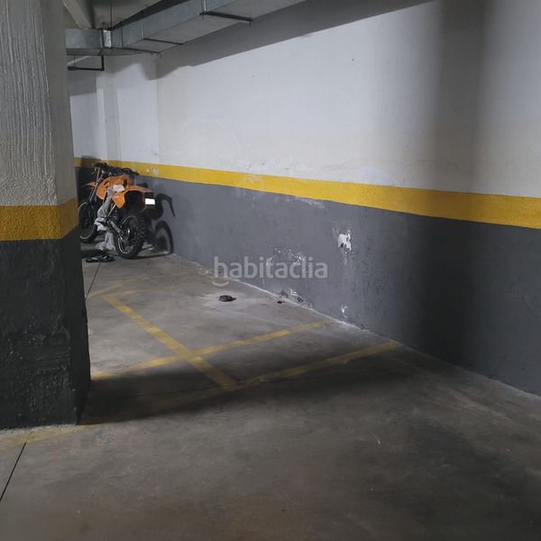 Foto b2992796-2dfa-4167-aa18-4c375cf64c26. Aparcament de moto a Ventas Madrid