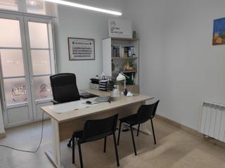 Oficina en Calle nueva 12. Excelente oficina nueva en el centro