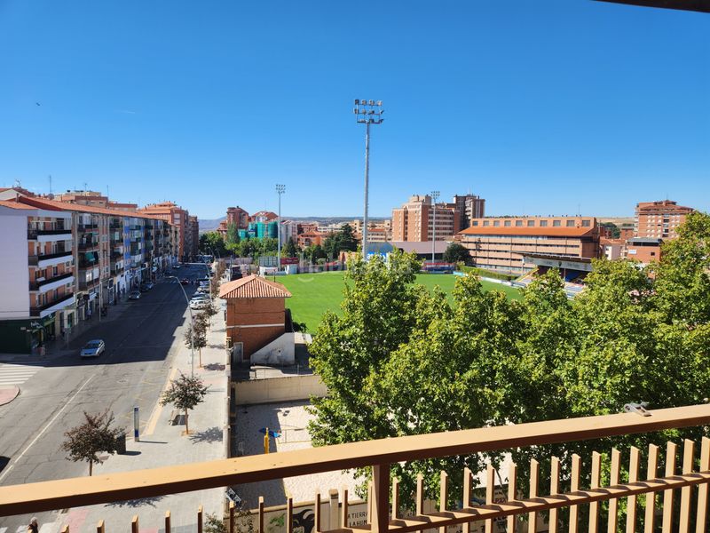 Foto b2bc02ad-c7e1-4e74-b015-2bebe0f2bbe3. Appartement avec chauffage parking dans Ensanche - Fuenfresca Teruel