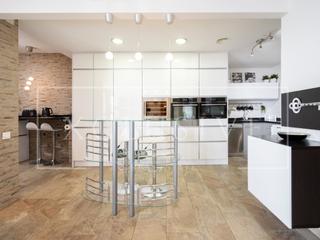 Affitto Appartamento in Virgen del Cortijo-Manoteras. Piso exclusivo en isla de chamartín  vistas panorámicas y todas