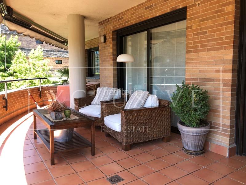 Foto f9d43f44-7a7f-41d6-b4b0-6ae05fd67f71. Location appartement avec chauffage parking piscine dans La Moraleja