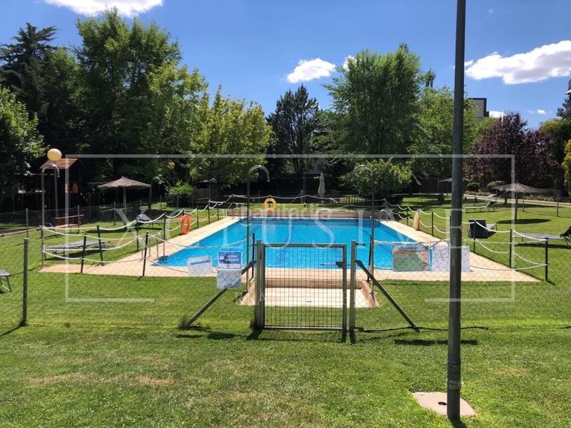 Foto 20a06c8b-1337-437c-acc9-344de5dac1f0. Rent flat with heating parking pool in el soto de La Moraleja La Moraleja