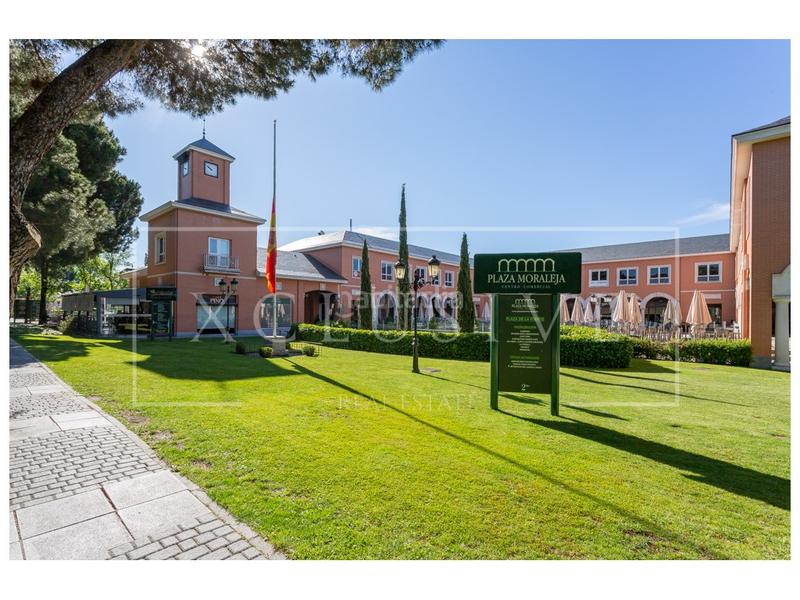 Foto f8e7f3ac-f4c6-4472-8fb5-b6c7d60cca7e. Rent flat with heating parking pool in el soto de La Moraleja La Moraleja